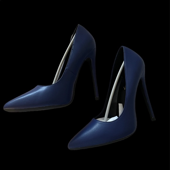 elisabet tang Shoes - Navy Blue Heels